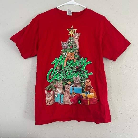 🦋 Meowy Christmas Red Cat T-Shirt Holiday Funny Casual Kittens Tree Medium - Picture 1 of 6